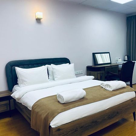 Hotel Four Seasons Тбилиси Екстериор снимка