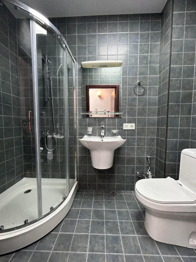 Hotel Four Seasons Тбилиси Екстериор снимка