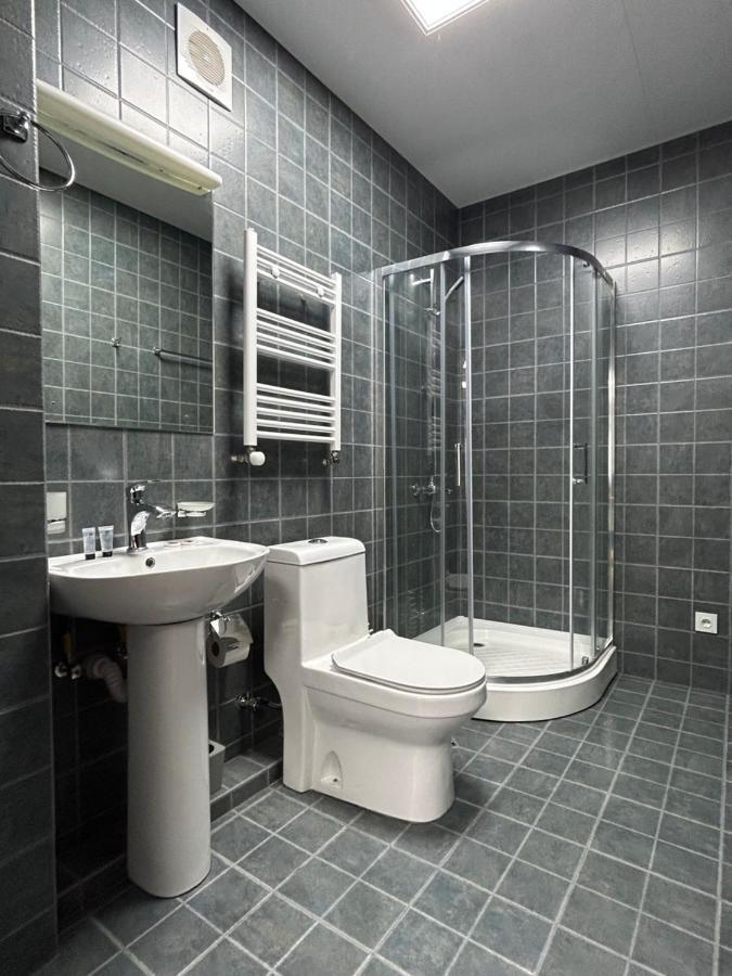 Hotel Four Seasons Тбилиси Екстериор снимка