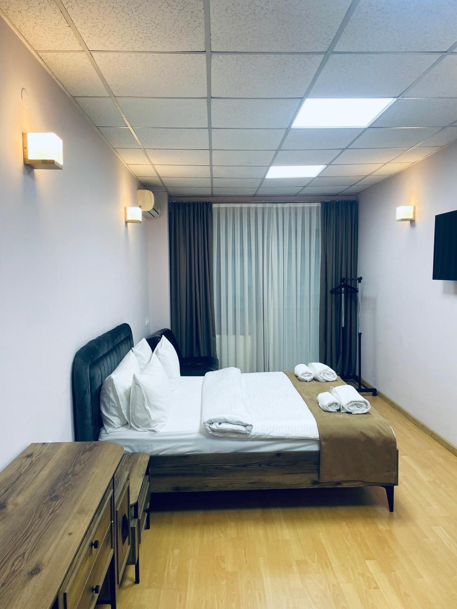 Hotel Four Seasons Тбилиси Екстериор снимка