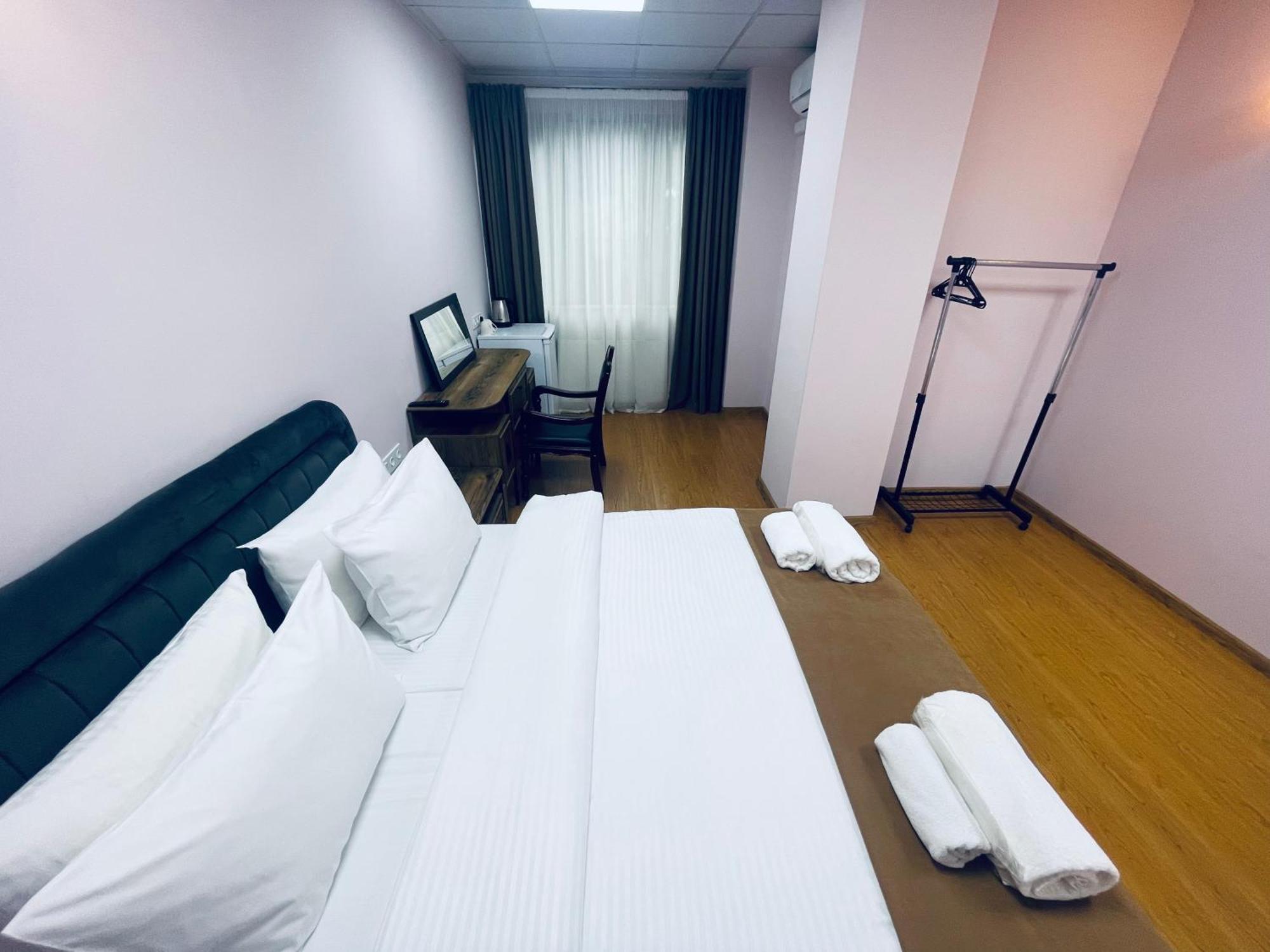 Hotel Four Seasons Тбилиси Екстериор снимка